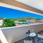 Oyo Deluxe Appartement *