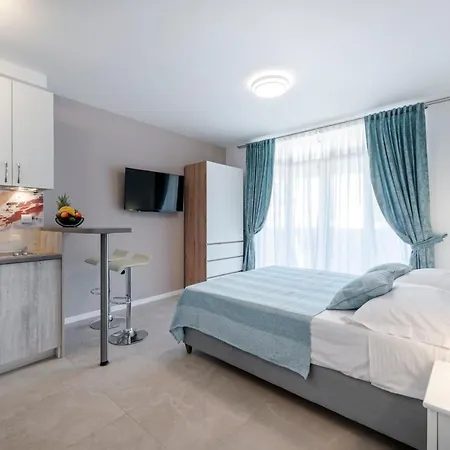 Oyo Deluxe Apartman