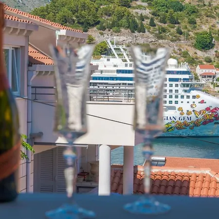 アパート Oyo Deluxe