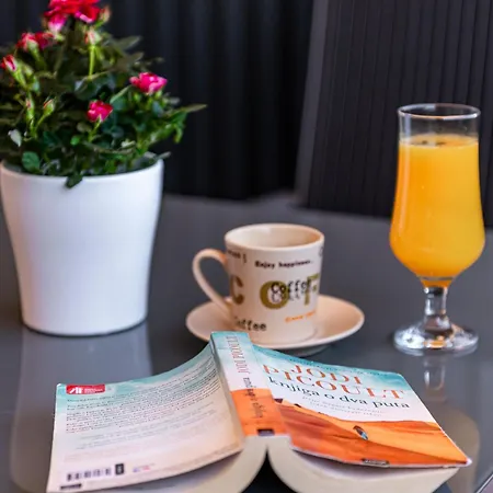 Oyo Deluxe Lejlighed