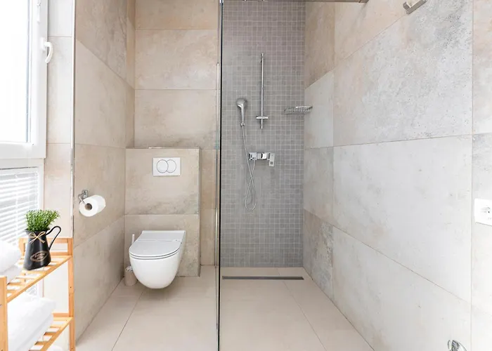 Oyo Deluxe * Dubrovnik