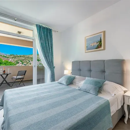 Oyo Deluxe * Dubrovnik