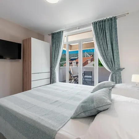 Oyo Deluxe Dubrovnik