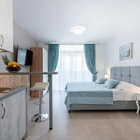 Oyo Deluxe Apartman *